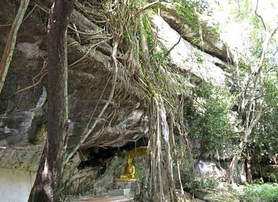 วัดถ้ำแสงเพชร จังหวัดอำนาจเจริญ