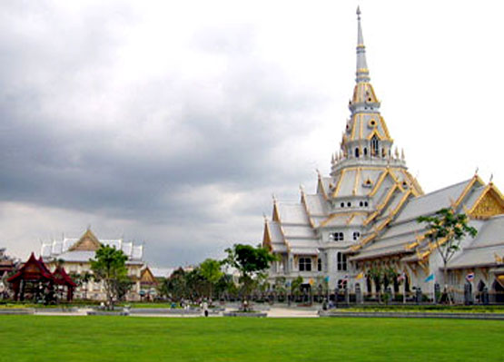 หลวงพ่อโสธร หรือ หลวงพ่อพระพุทธโสธร จังหวัดฉะเชิงเทรา