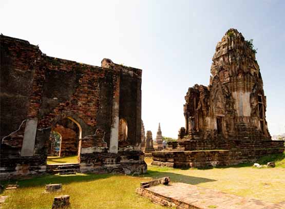 วัดพระศรีรัตนมหาธาตุ จังหวัดลพบุรี