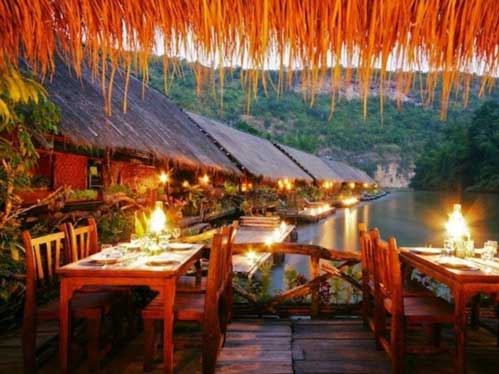 เรือนแพ ริเวอร์แคว จังเกิลราฟท์ (River Kwai Jungle Rafts Resort)