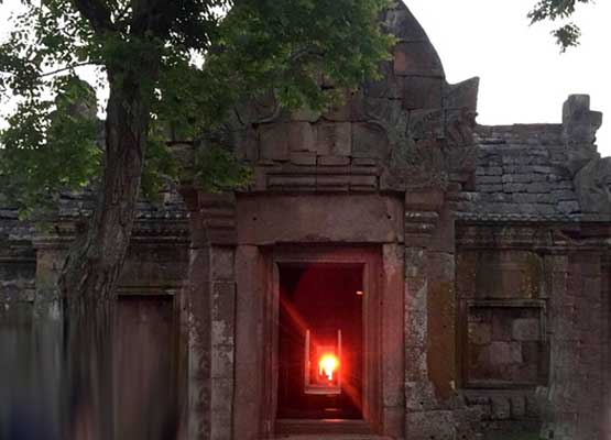 งานประเพณีขึ้นเขาพนมรุ้ง จังหวัดบุรีรัมย์