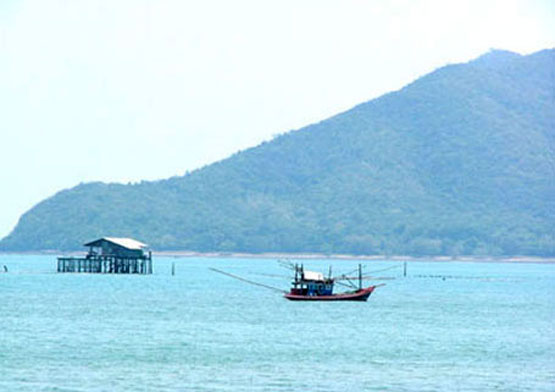 หาดบางเสร่ จังหวัดชลบุรี