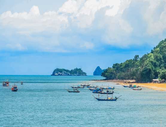 หาดทรายรี จังหวัดชุมพร