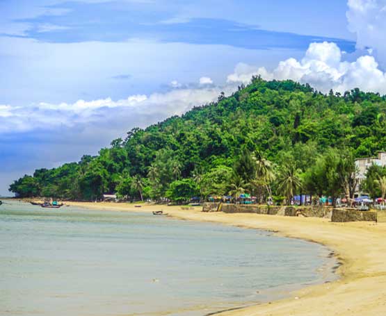 หาดทรายรี จังหวัดชุมพร