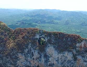 เขาทะลุ จังหวัดชุมพร