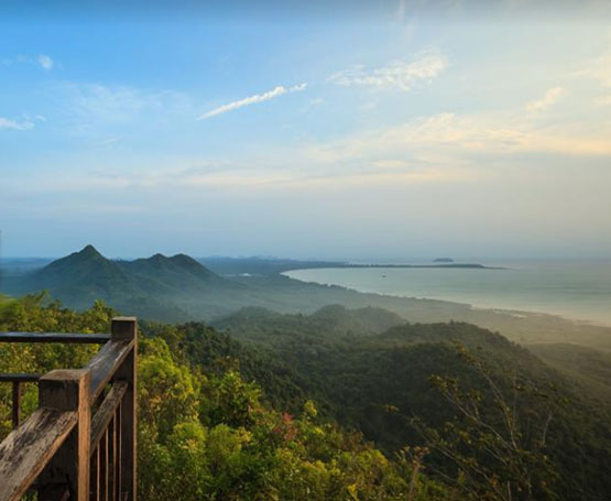 เขาดินสอจุดชมวิว 360 องศา จังหวัดชุมพร