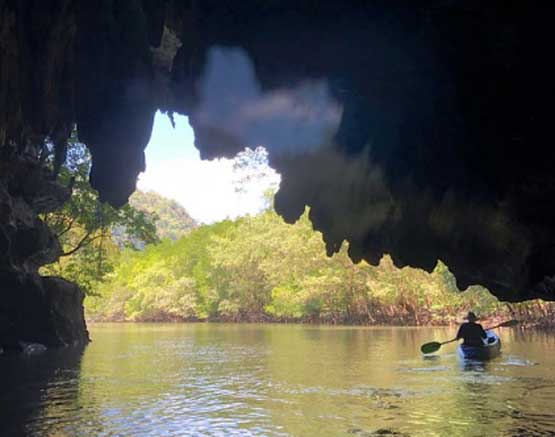 ภาพเขียนสีโบราณในถ้ำผีหัวโต จังหวัดกระบี่