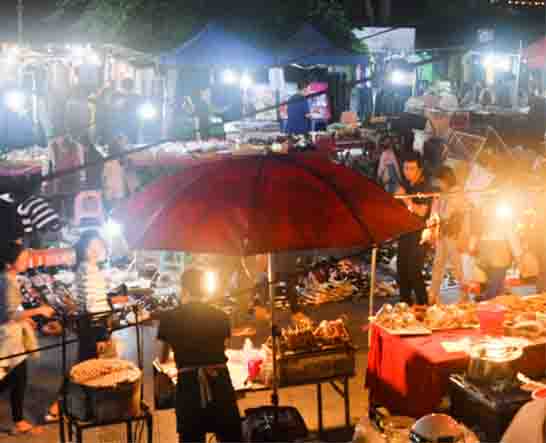 ถนนคนเดินลำพูน จังหวัดลำพูน