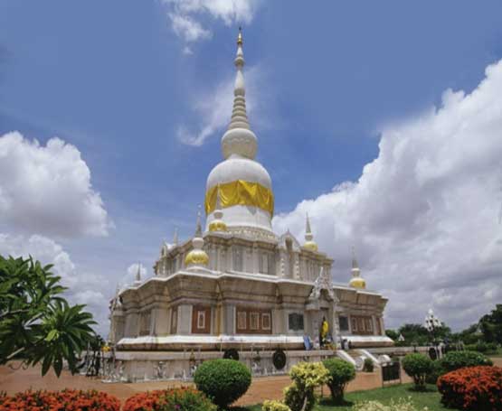 พระธาตุนาดูน จังหวัดมหาสารคาม