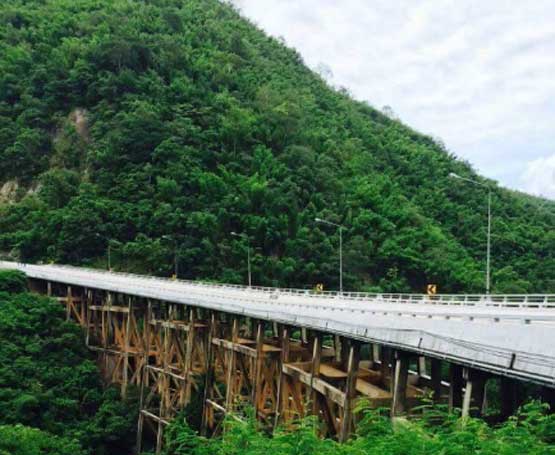 สะพานพ่อขุนผาเมืองหรือสะพานห้วยตอง จังหวัดเพชรบูรณ์