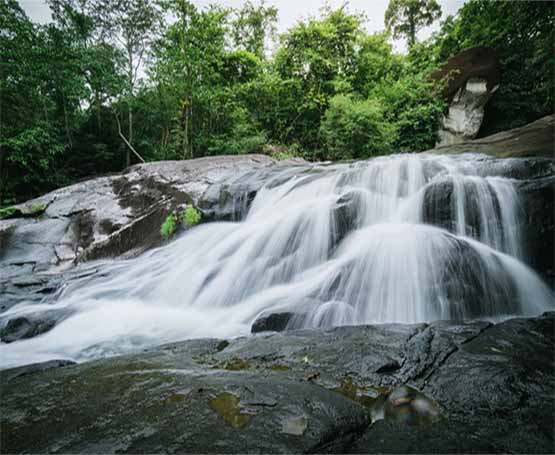 น้ำตกคลองปลาก้าง อุทยานแห่งชาติเขาชะเมา-เขาวง จังหวัดระยอง