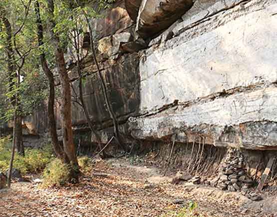 วนอุทยานผาน้ำย้อย (พุทธอุทยานอีสาน) จังหวัดร้อยเอ็ด