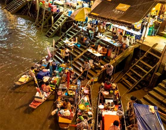 ตลาดน้ำอัมพวา จังหวัดสมุทรสงคราม