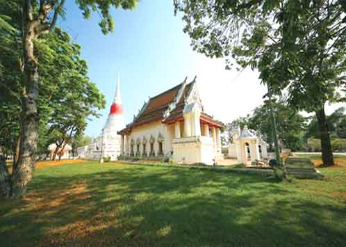 พระสมุทรเจดีย์ หรือพระเจดีย์กลางน้ำ จังหวัดสมุทรปราการ