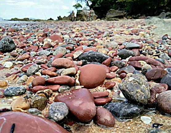 หาดห้าสี อุทยานแห่งชาติหมู่เกาะเภตรา จังหวัดสตูล