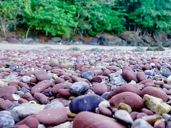 หาดห้าสี อุทยานแห่งชาติหมู่เกาะเภตรา จังหวัดสตูล