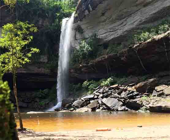 น้ำตกห้วยหลวง จังหวัดอุบลราชธานี