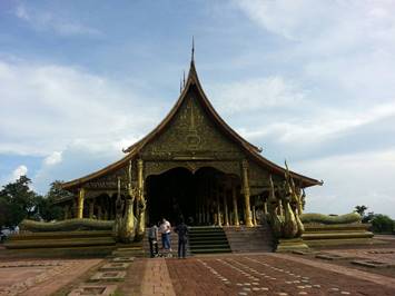 วัดภูพร้าว หรือวัดสิรินธรวราราม จังหวัดอุบลราชธานี